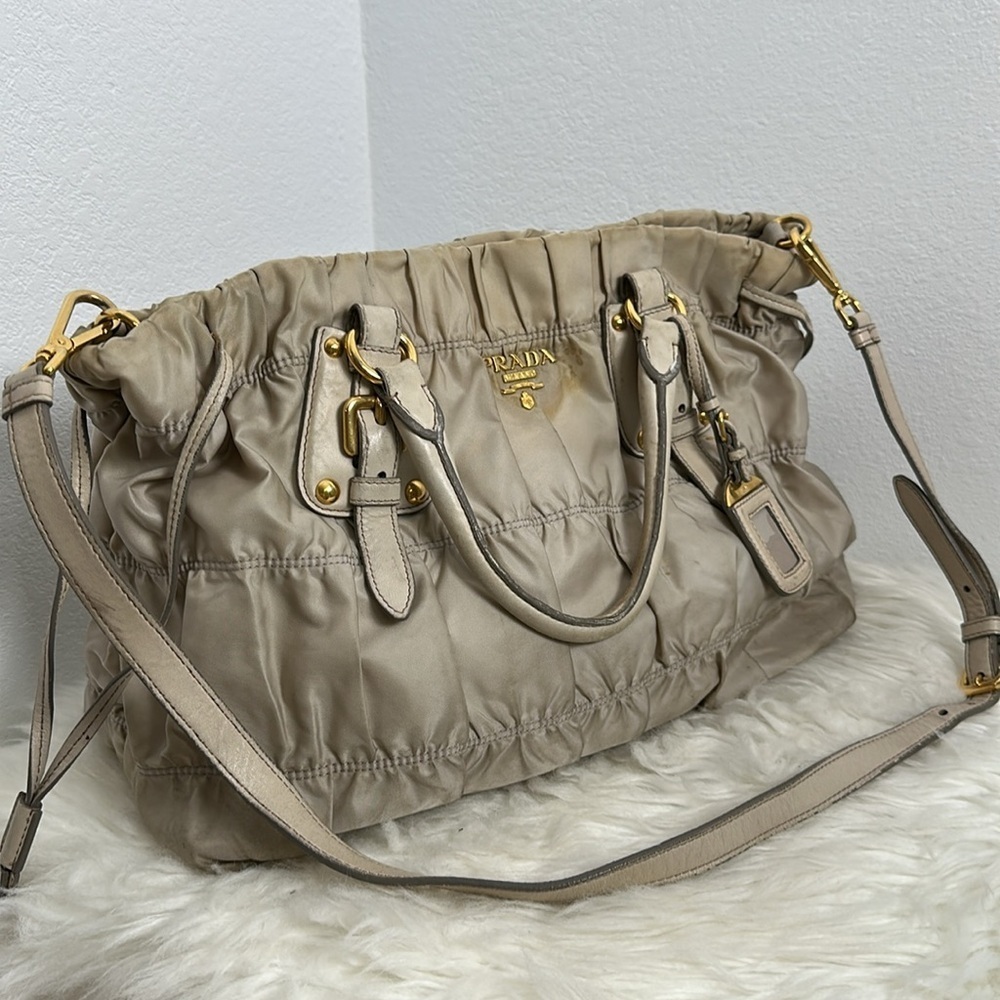 💯 Authentic Prada Beige Tote Nylon Women's Bag🍀 - Picture 16 of 17